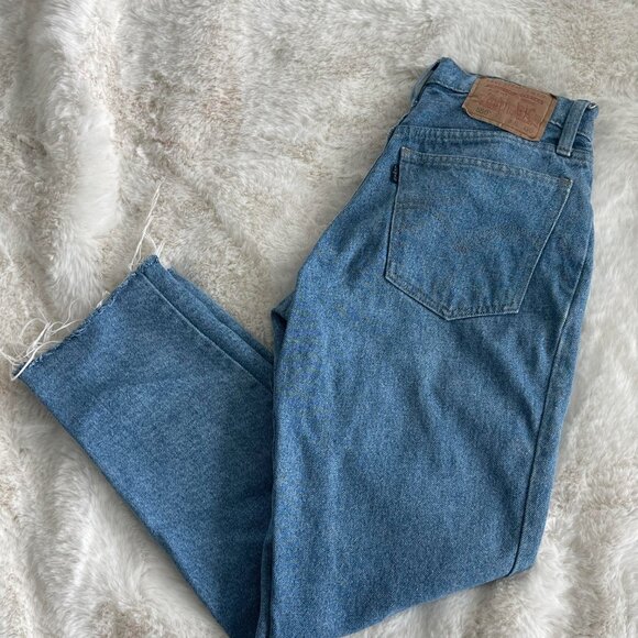 Levi's Jeans - Picture 2 of 2